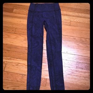 Lululemon seamless pants size 6