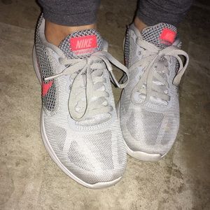 Gray Nike Revolution 3 Running Shoes Sz 5