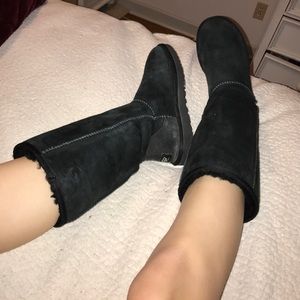 Black Uggs
