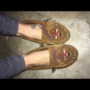 Minnetonka brown moccasins size 3