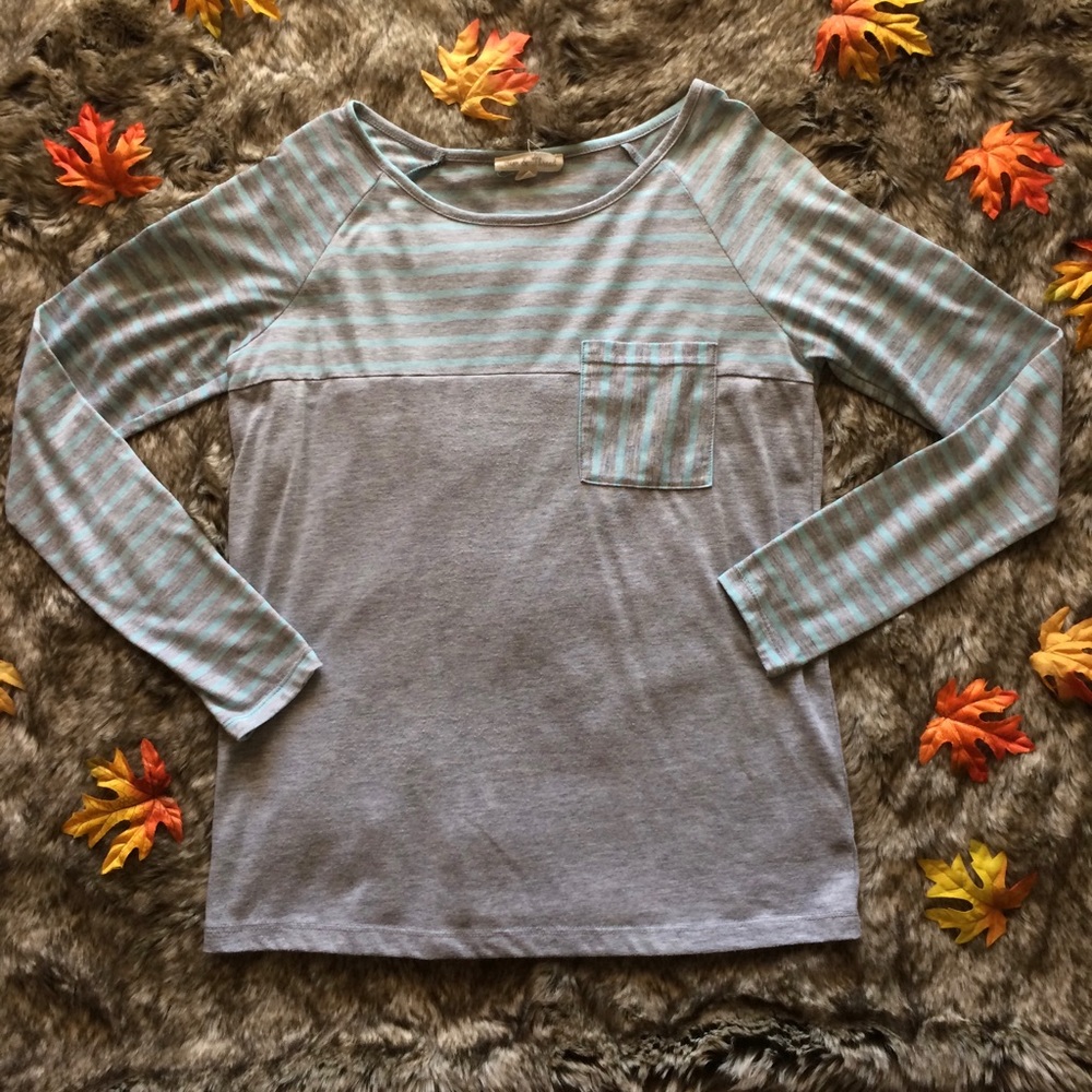 Hem and Thread Striped Pocket T-shirt