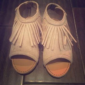 Toddler Girls Open toe , fringe sandals