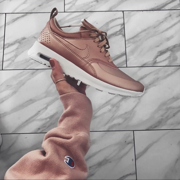 Women’s Nike Air Max Thea Rose Gold - Picture 2 of 6