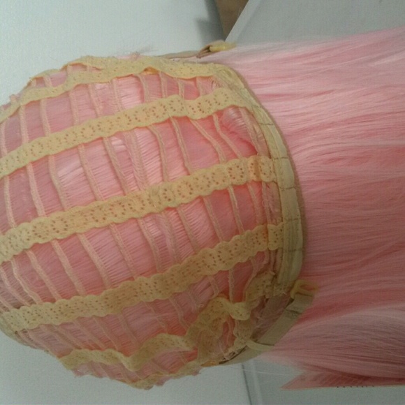 SOLD........Pink Straight Ombre Wig - Picture 3 of 3