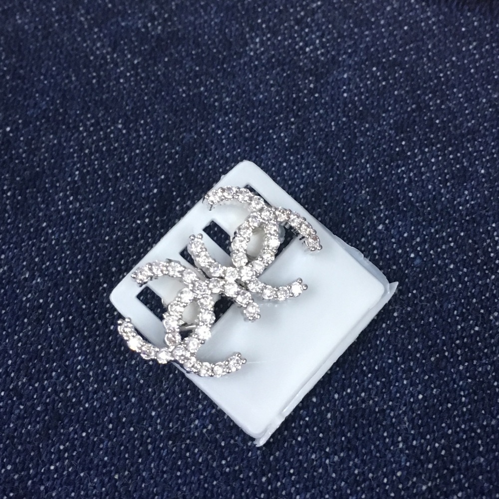 White Stone earrings Chanel