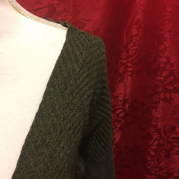 Express Sweater - Picture 3 of 4