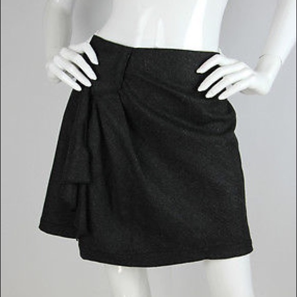 Alice + Olivia Dresses & Skirts - Alice + Olivia NWT wool mini skirt, size 8