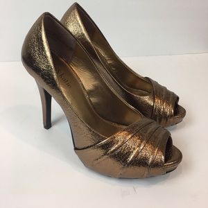 Kelly and Katie Women’s Gold Heels Size 7.5 Kelly and Katie Women’s Gold Heels Size 7.5