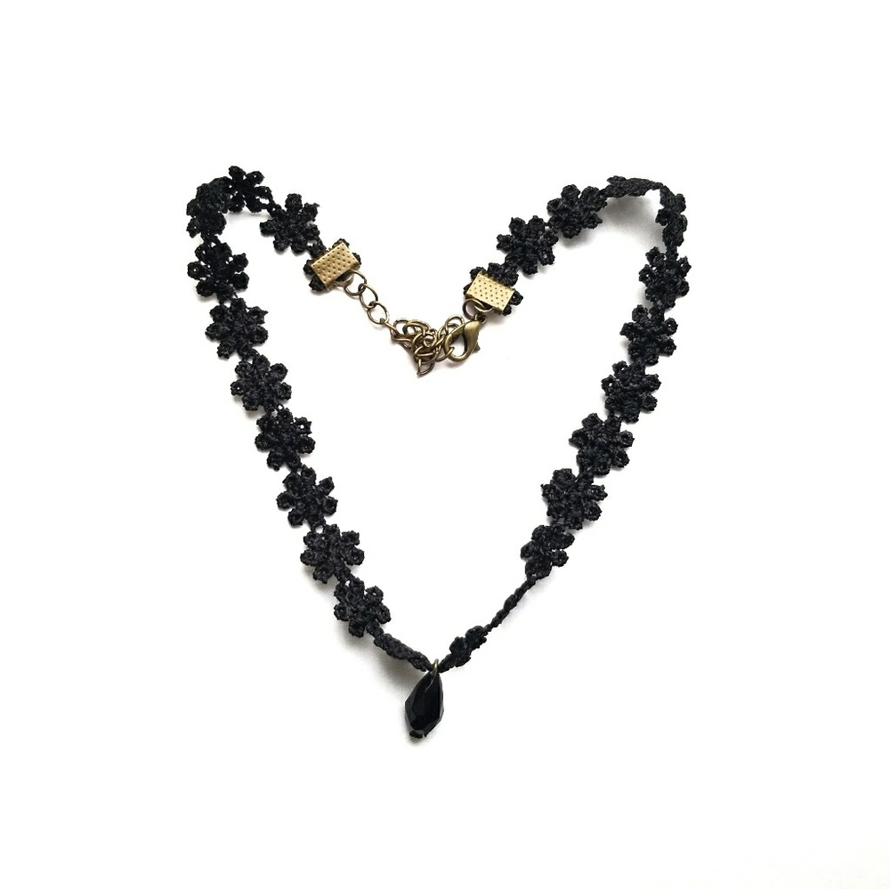 3 FOR $15 ♦️ Black Floral Lace Choker
