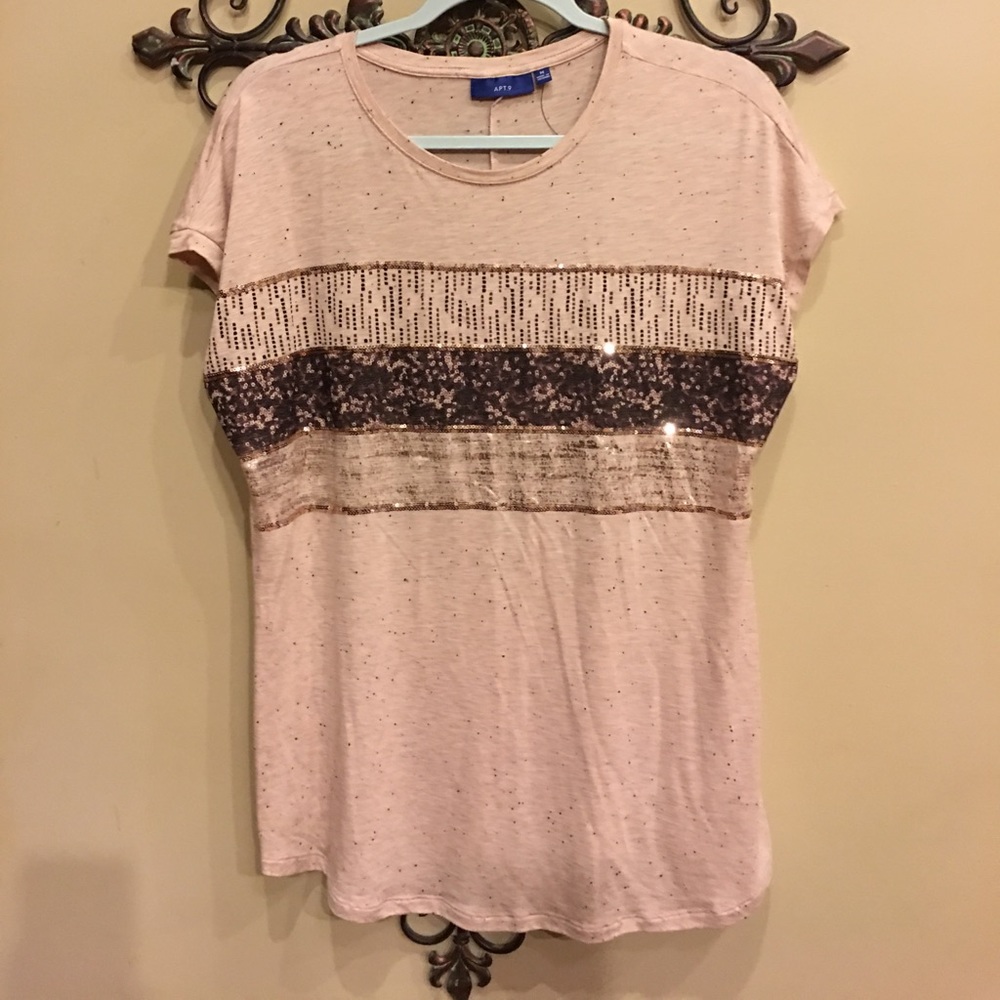 Very cute colorful tee