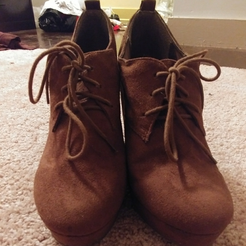 Tan wedged booties