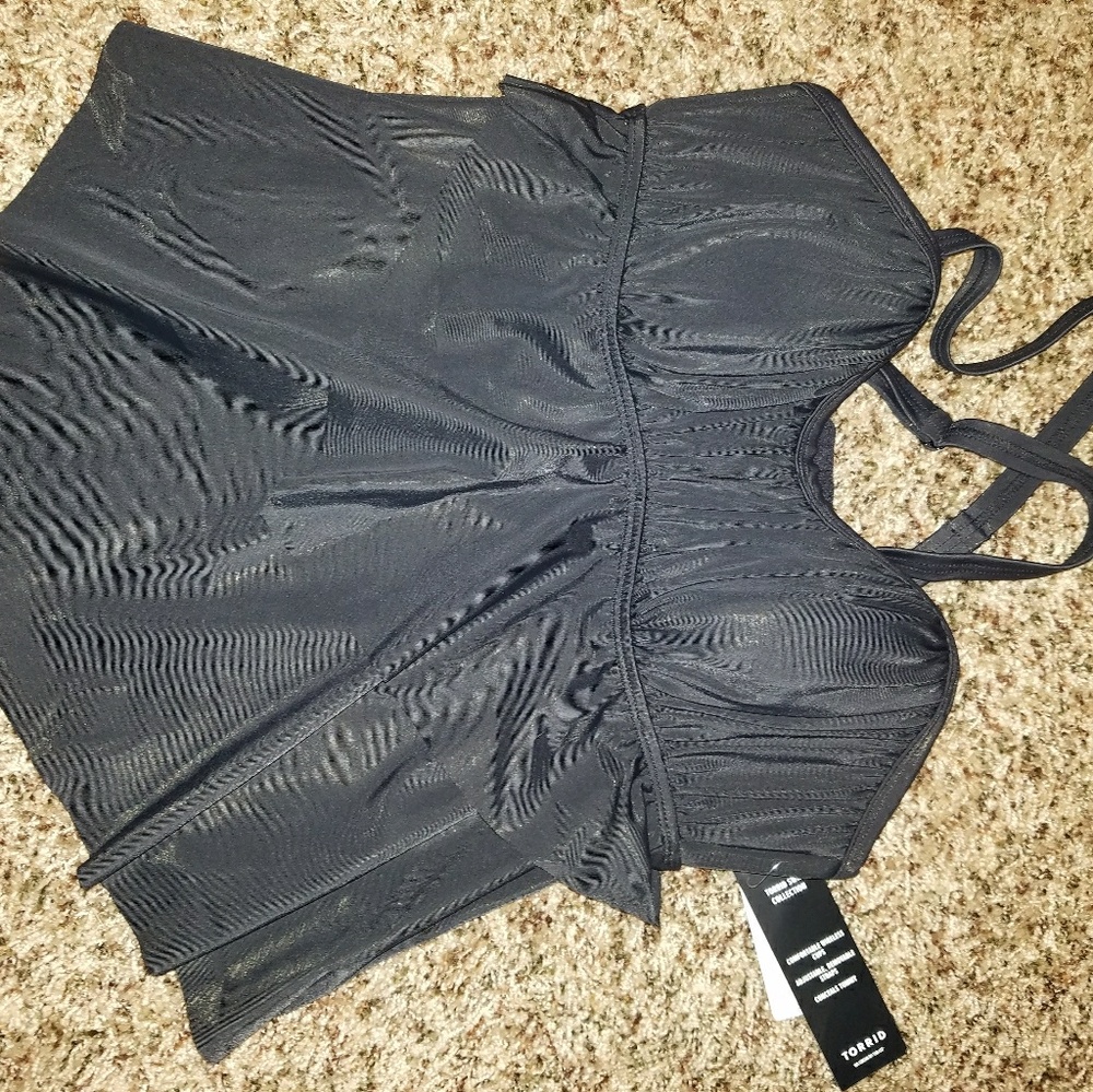 Torrid size 00 black tankini bathing suit top