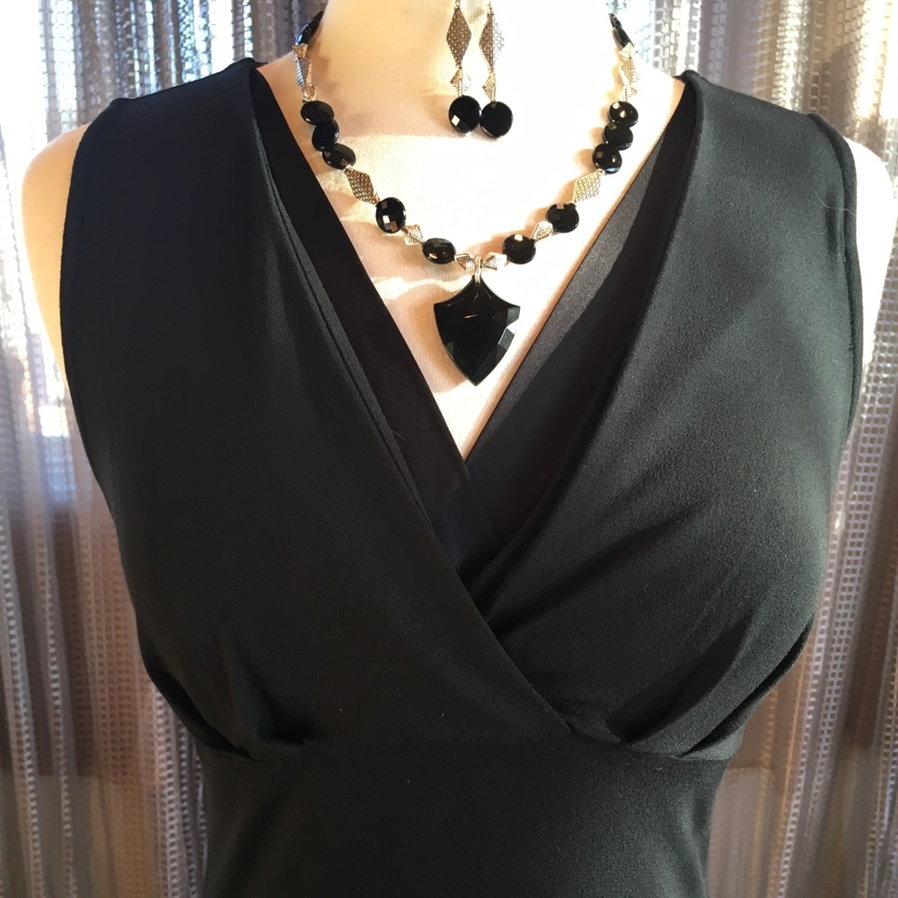 Ann Taylor black tank with black necklace and ears