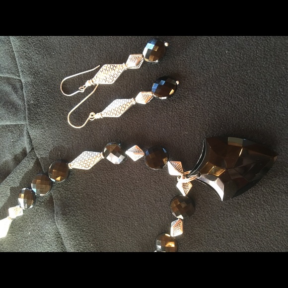 Ann Taylor black tank with black necklace and ears - Picture 7 of 7