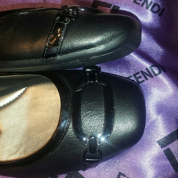 Bandolino buckled flats - Picture 3 of 6