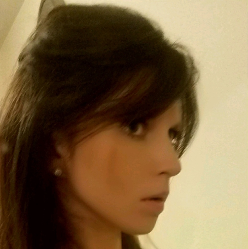 Meet your Posher, Elena