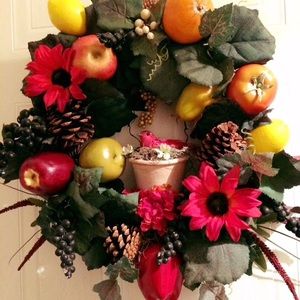Red Cardinal Flowerpot Fruit & Veggie wreath