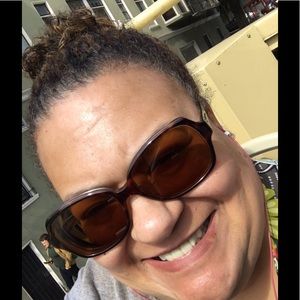 Meet your Posher, Monique