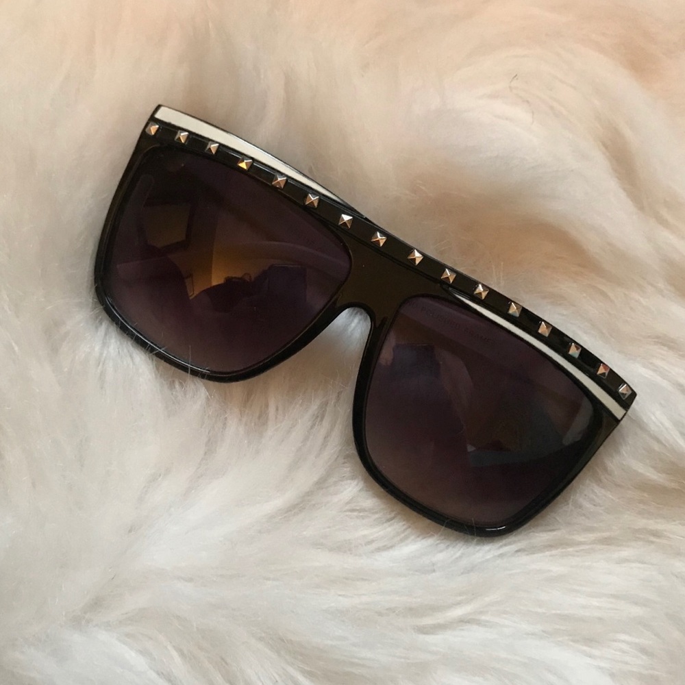 🚫SOLD🚫 Studded Sunglasses 🖤