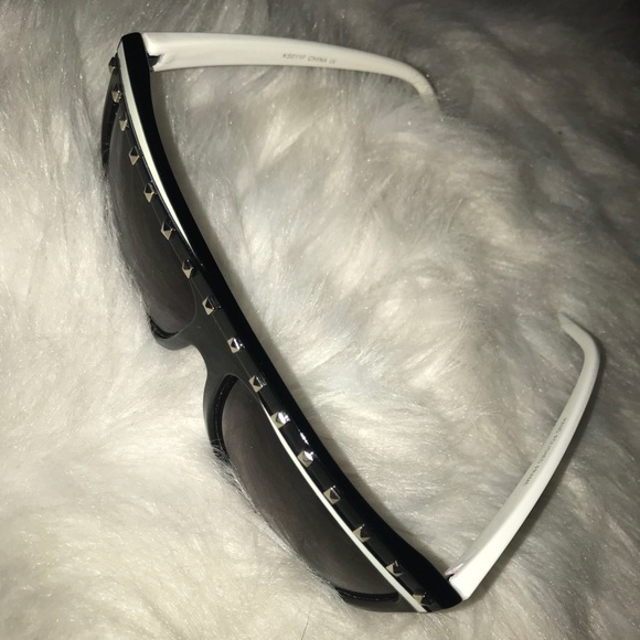 🚫SOLD🚫 Studded Sunglasses 🖤 - Picture 2 of 2