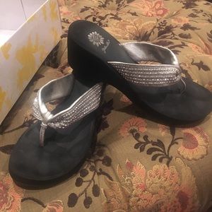 Yellow Box silver thong wedge