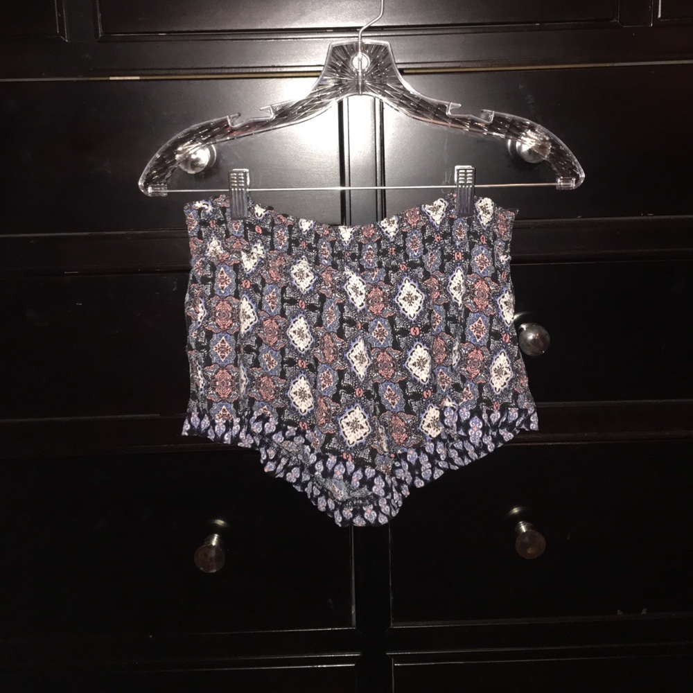 Patterned comfy shorts