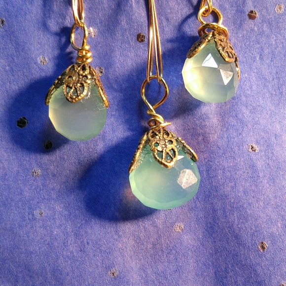 #0143 Chalcedony Earrings and Pendant Set - Picture 3 of 3