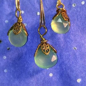 #0143 Chalcedony Earrings and Pendant Set