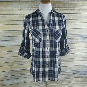 *Skies are Blue* Plaid top*