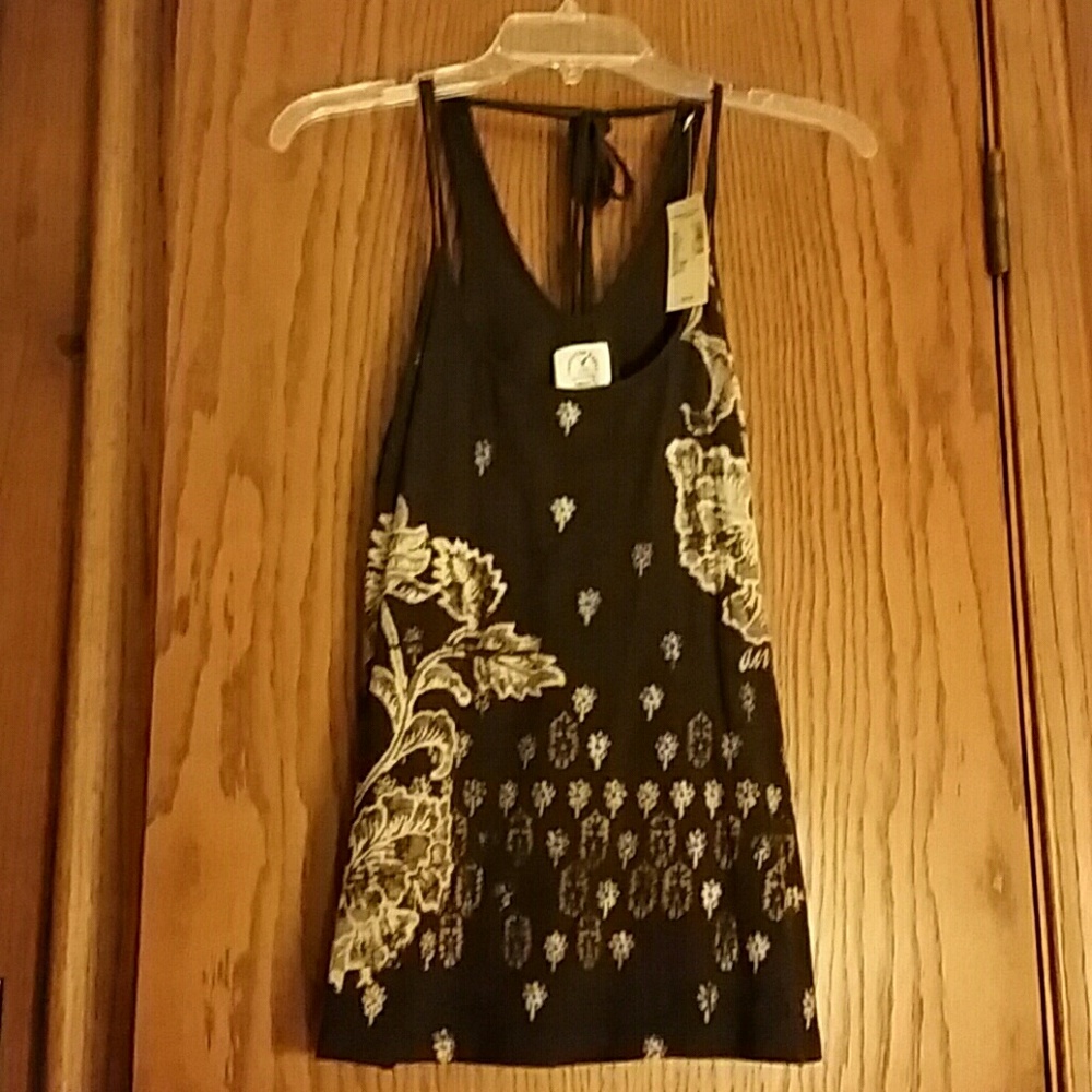 American Eagle black & white camisole, L NWT