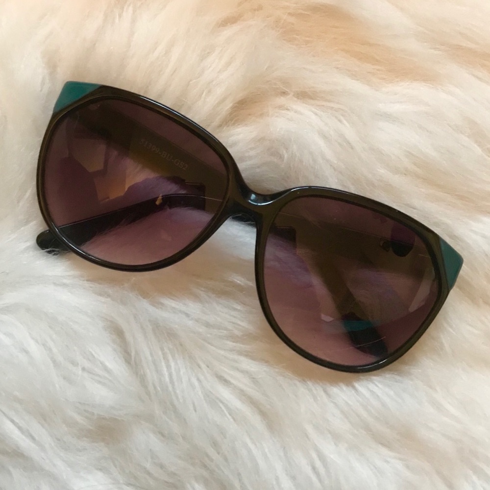 🚫SOLD🚫 Cat-eye Sunglasses 😻