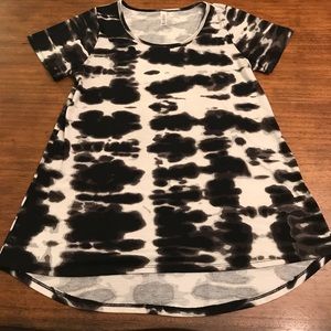 Lularoe Classic Tee M