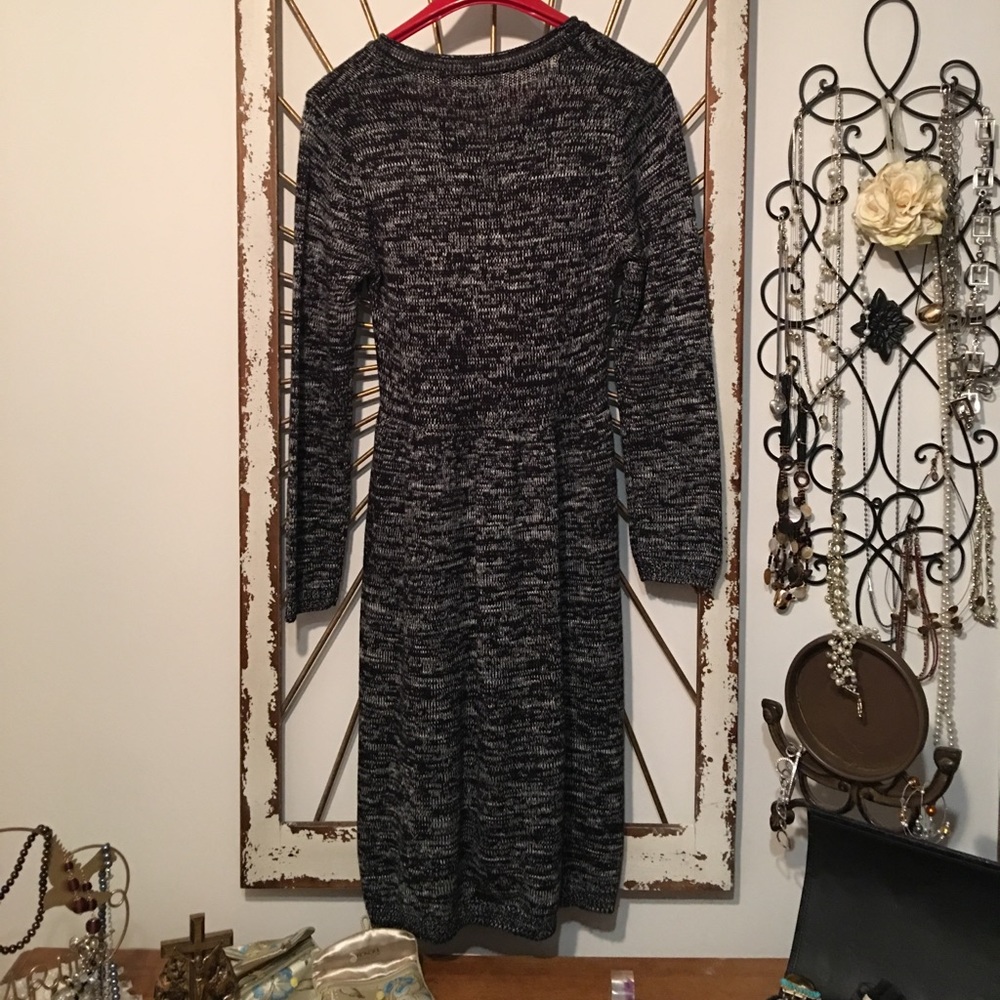 Dress - Picture 2 of 5