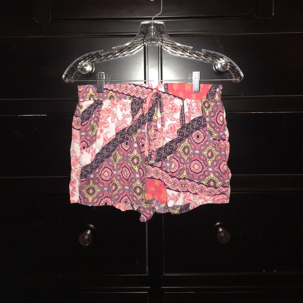 Patterned comfy shorts