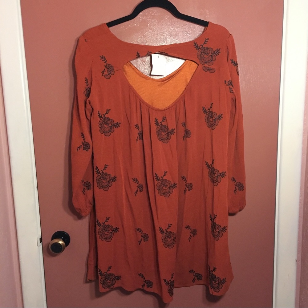 Dress - Picture 2 of 2
