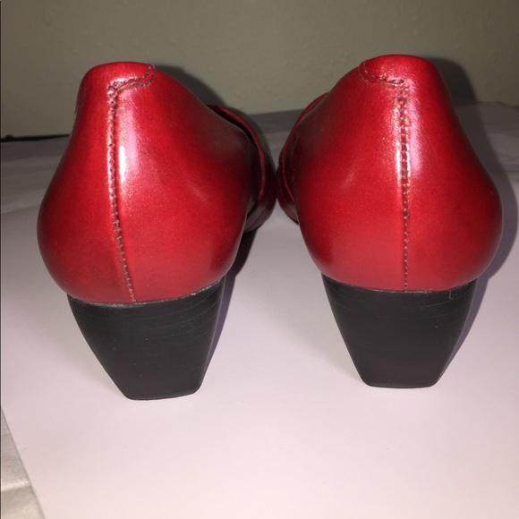 Gianni Bini red 👠 heels - Picture 4 of 7