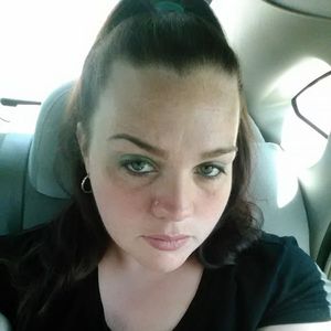 Meet your Posher, Claudia