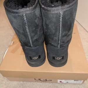 Ugg boots TODAYS SALE ONLY !!ENDS AT 12 am!!