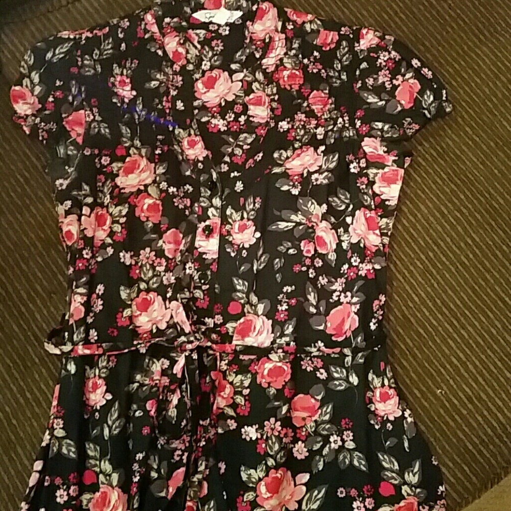Floral Short Sleeve Top