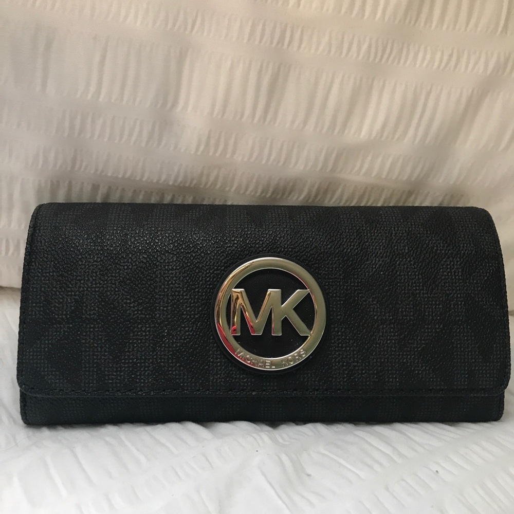 Micheal Kors Wallet