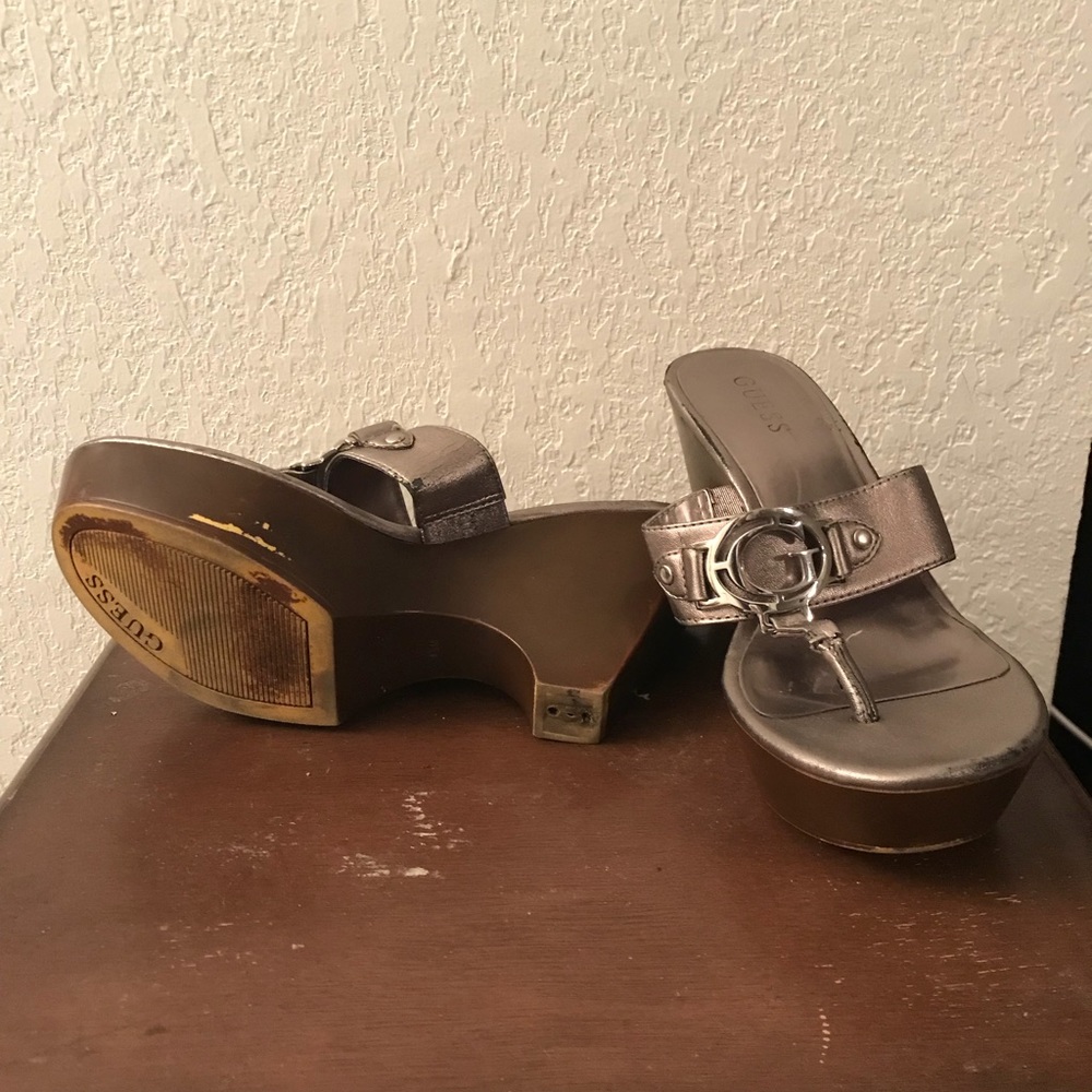 Guess sandal
