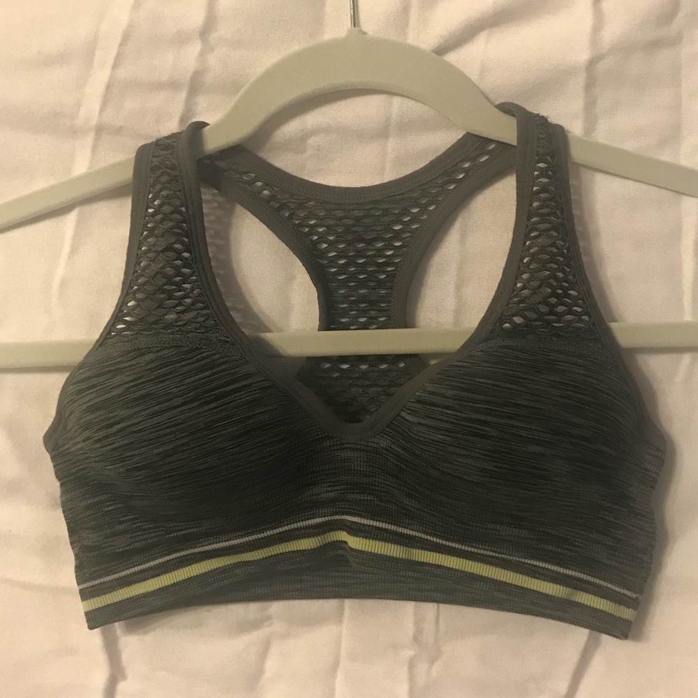 Victoria’s Secret Sports bra PINK