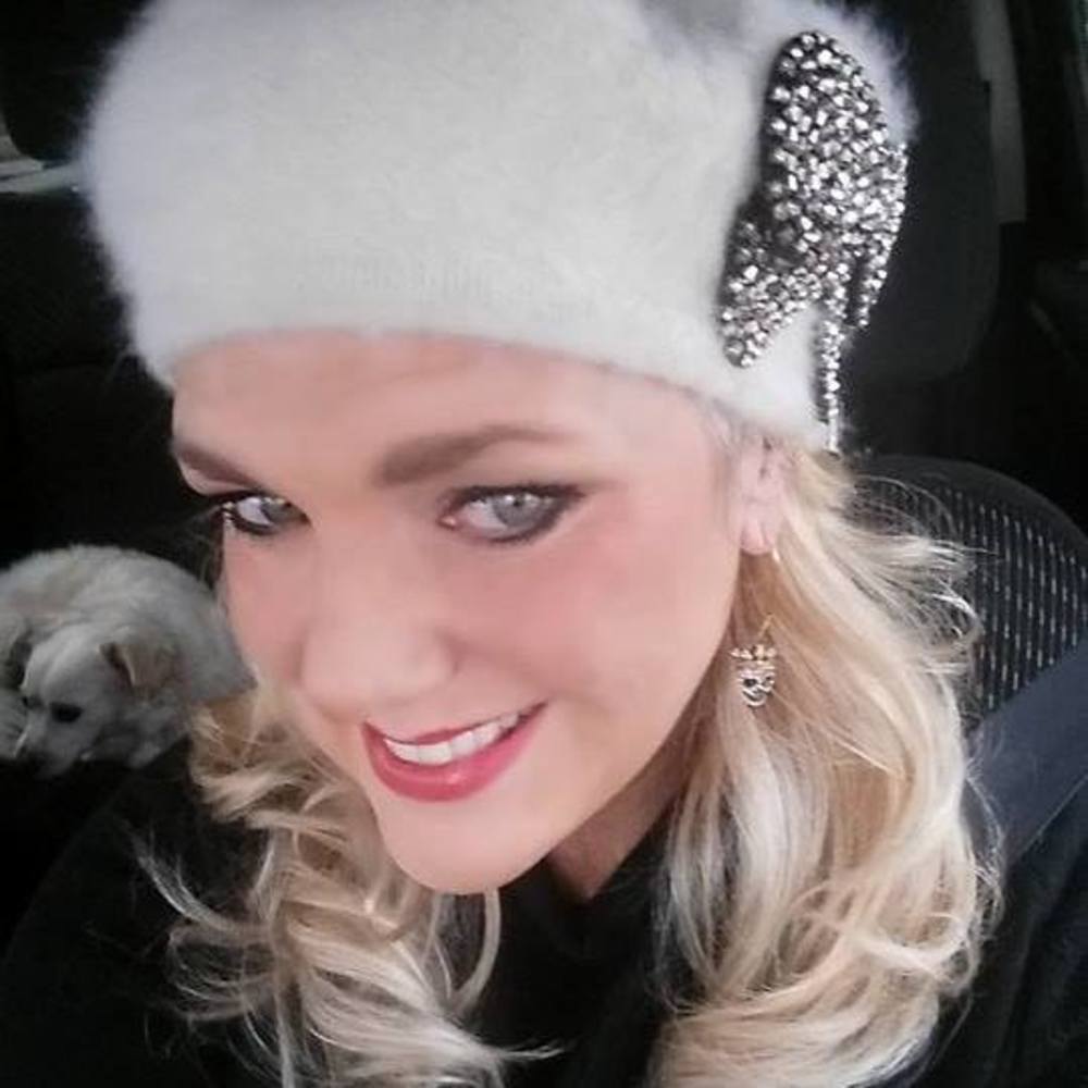 Meet your Posher, Eva