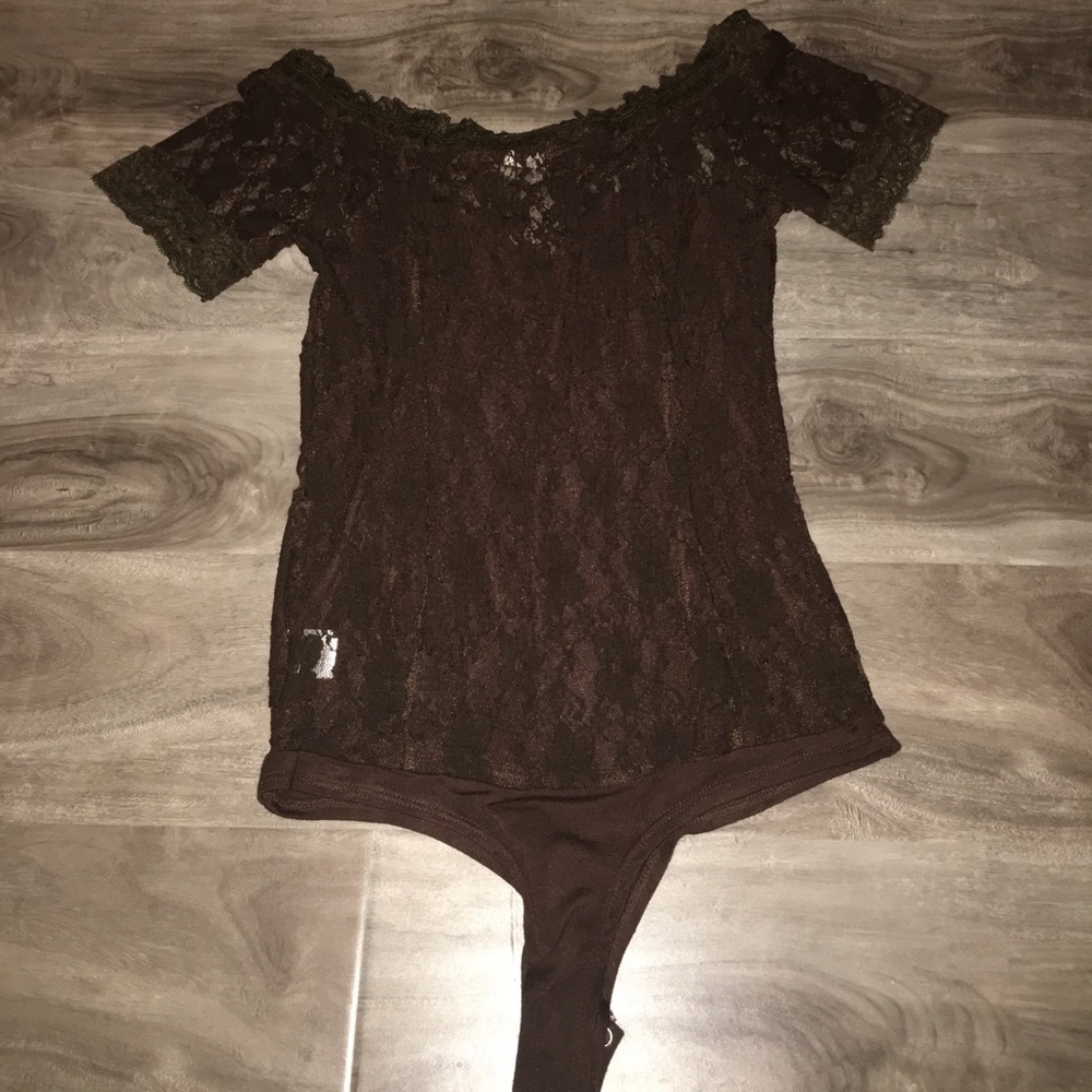 Off shoulders lace bodysuit