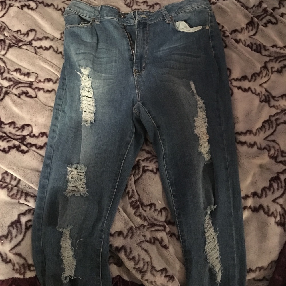 Ripped skinny jeans fashion nova