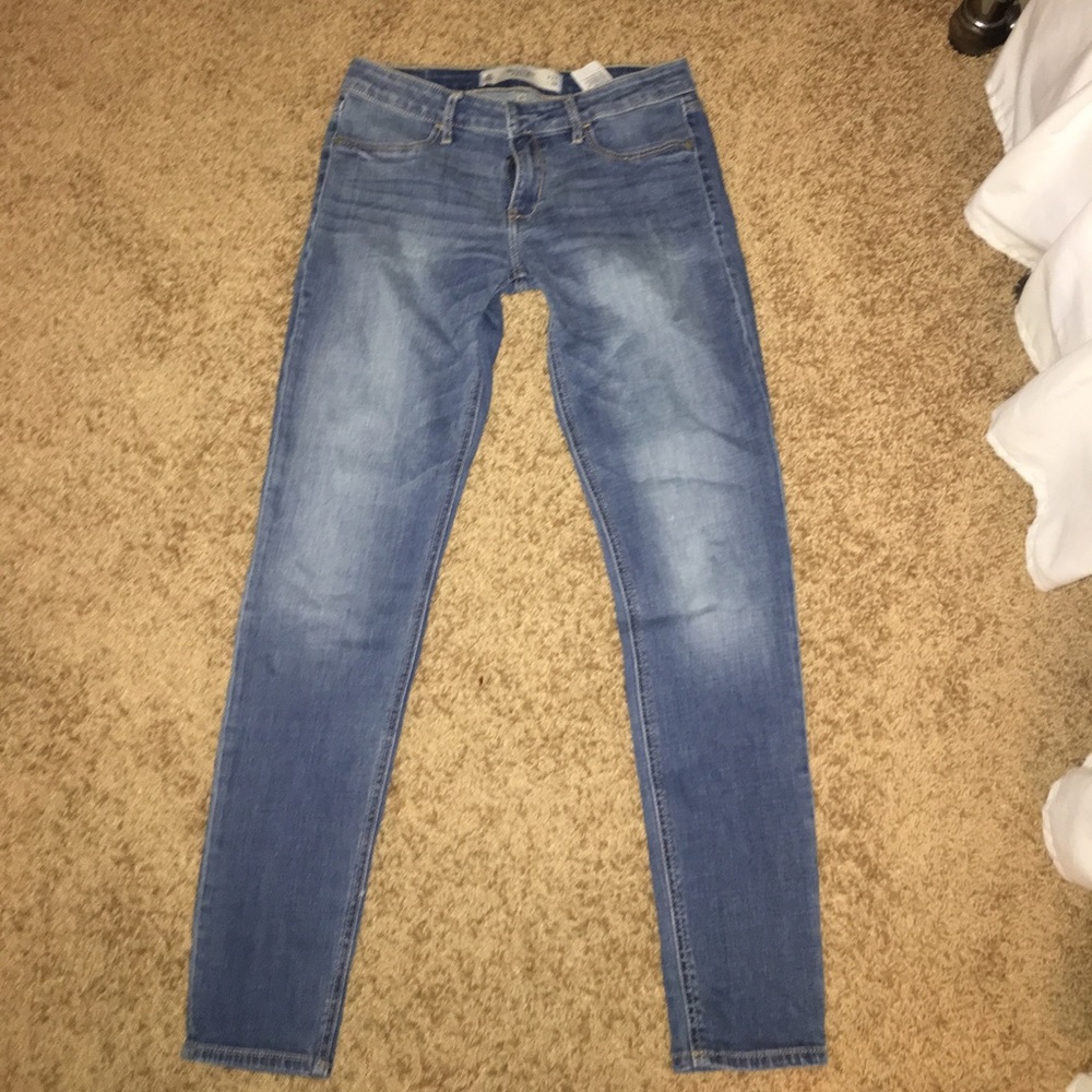 Abercrombie & Fitch light wash skinny jeans
