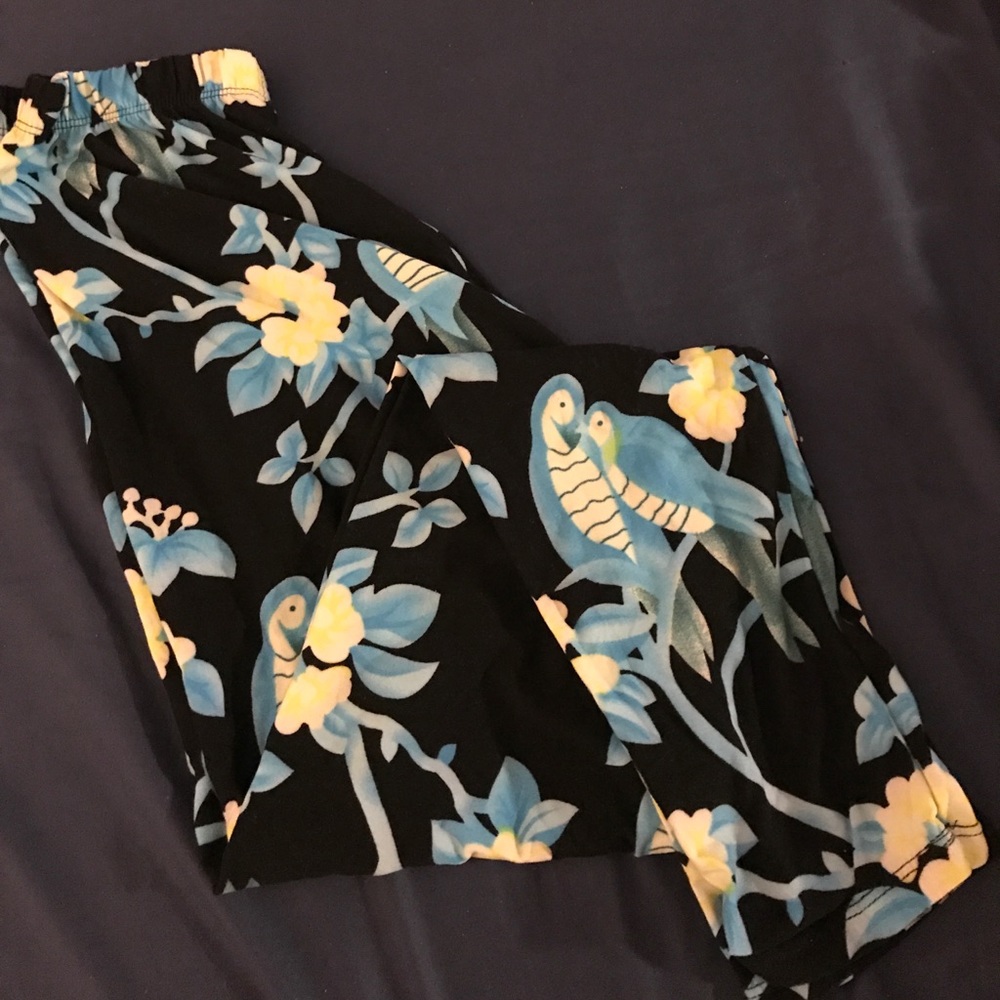 Lularoe one size bird leggings