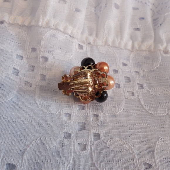 Vintage Clip On Cluster Earrings Japan - Picture 4 of 4