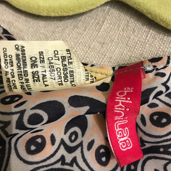 Cover up - Picture 2 of 3