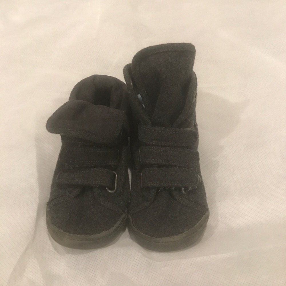 Girls blowfish booties